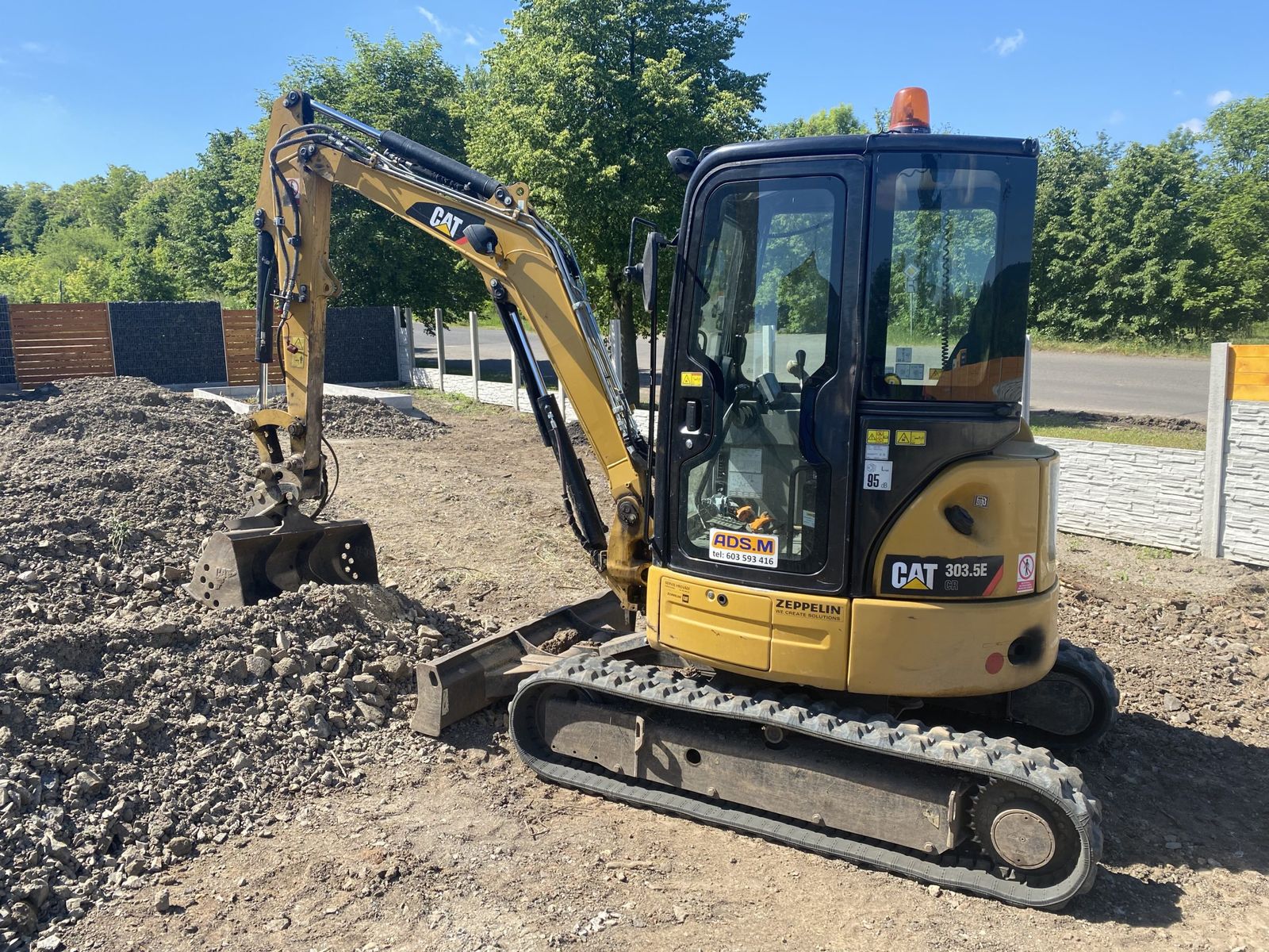 Stroj CAT 303,5E
